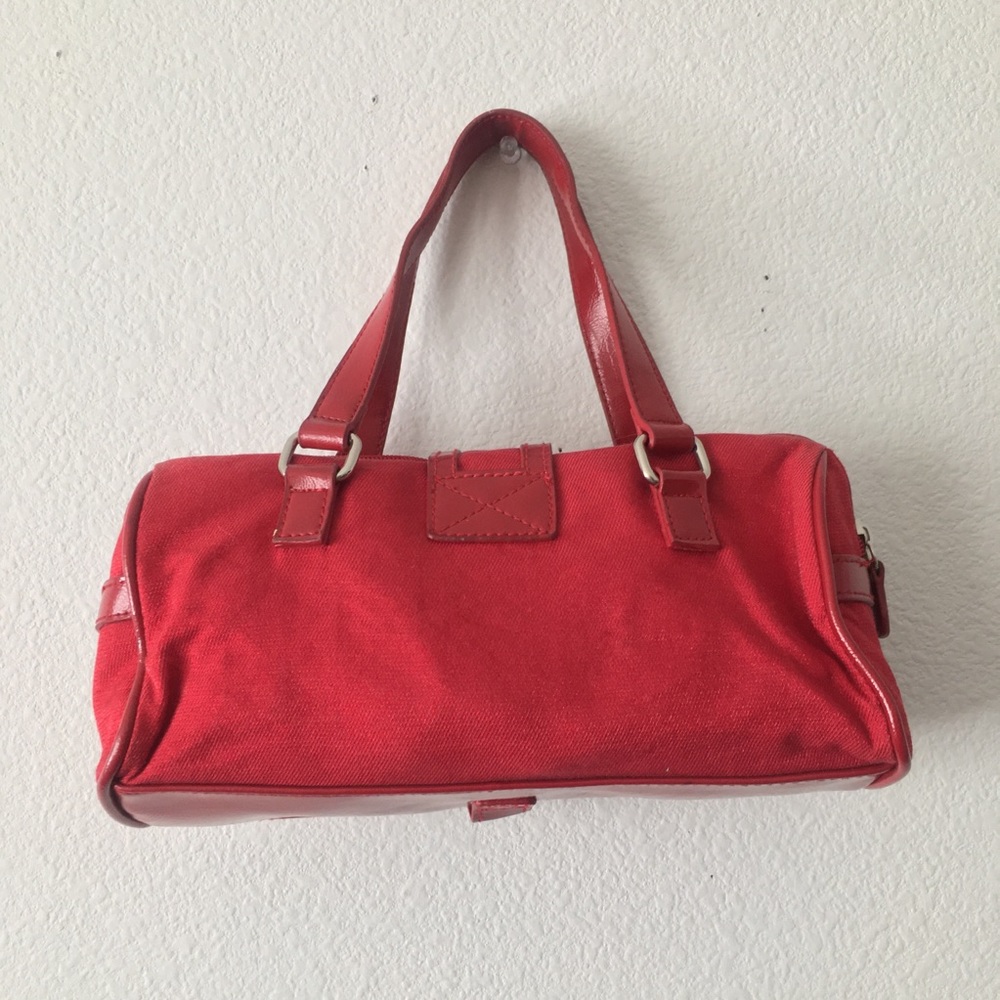 Mini Heart Barrel Bag - Picture 10 of 10